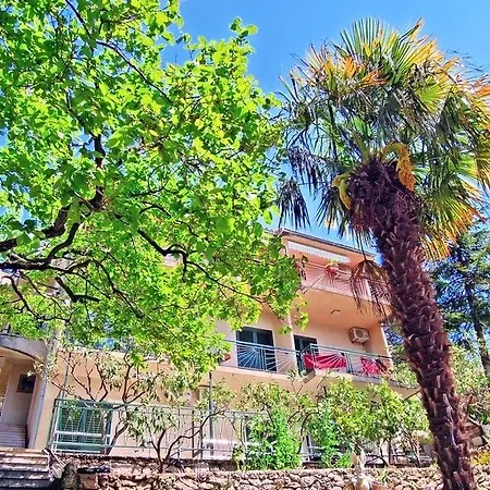 Hotel Lucija 3*