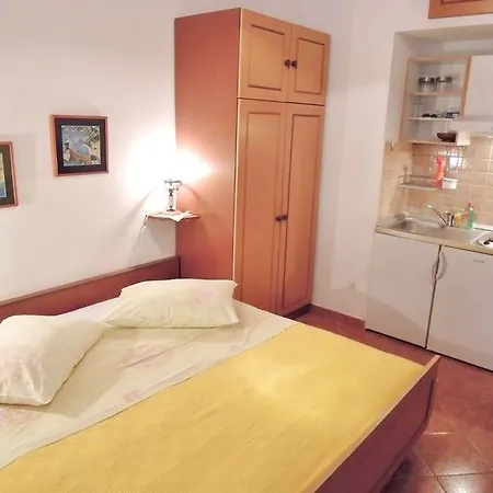 Lucija 3*