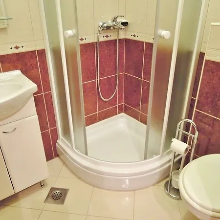 Hotel Lucija 3*